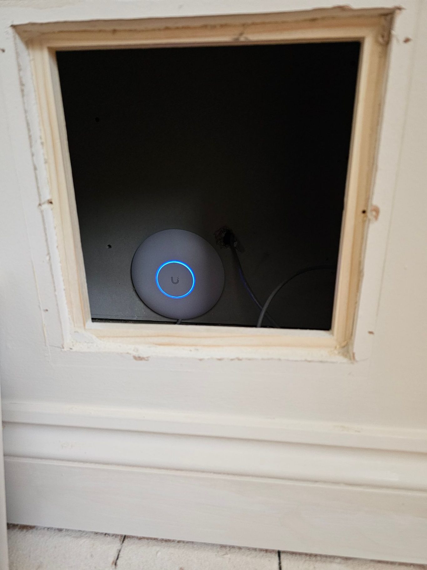 Unifi U7 access point