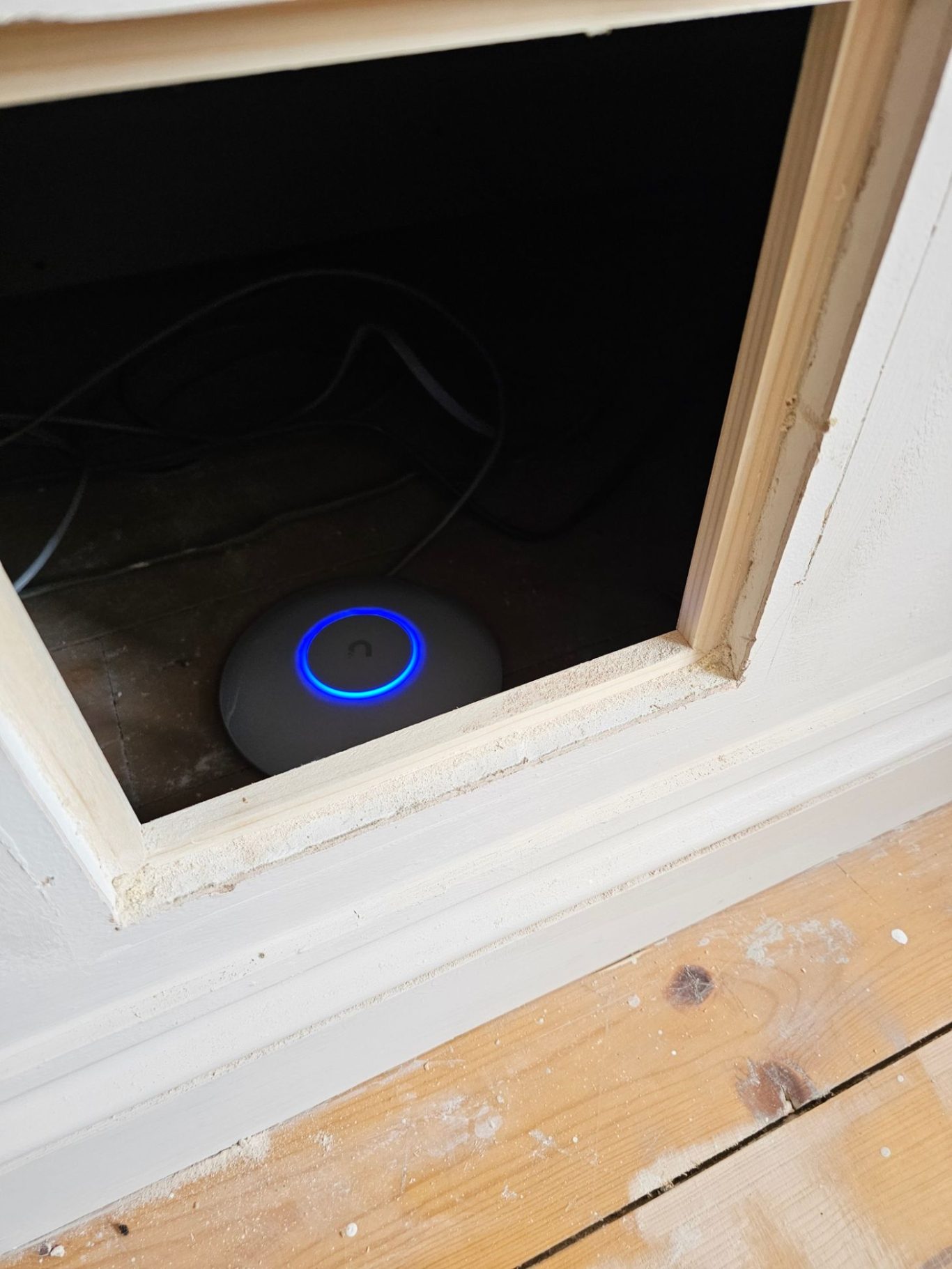 Unifi U7 access point